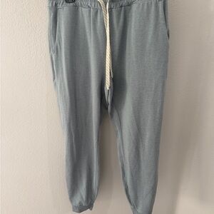 Vuori Women's Light Gray Joggers